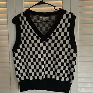 Love Tree women’s sweater vest. V neck, size large